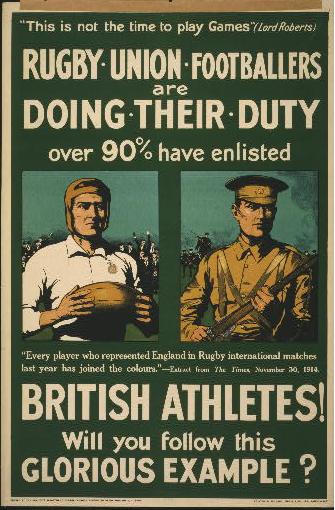 Ein Vintage-Plakat mit zwei Rugby-Union-Fußballern, das ihre Einberufung in den Dienst ankündigt und darauf hinweist, dass über 90 % der britischen Athleten eingezogen sind.