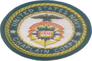 Ein rundes Patch mit einem blauen Hintergrund und weißem Rand, das den Text "United States Navy Chaplain Corps" in Weiß in der Mitte zeigt.