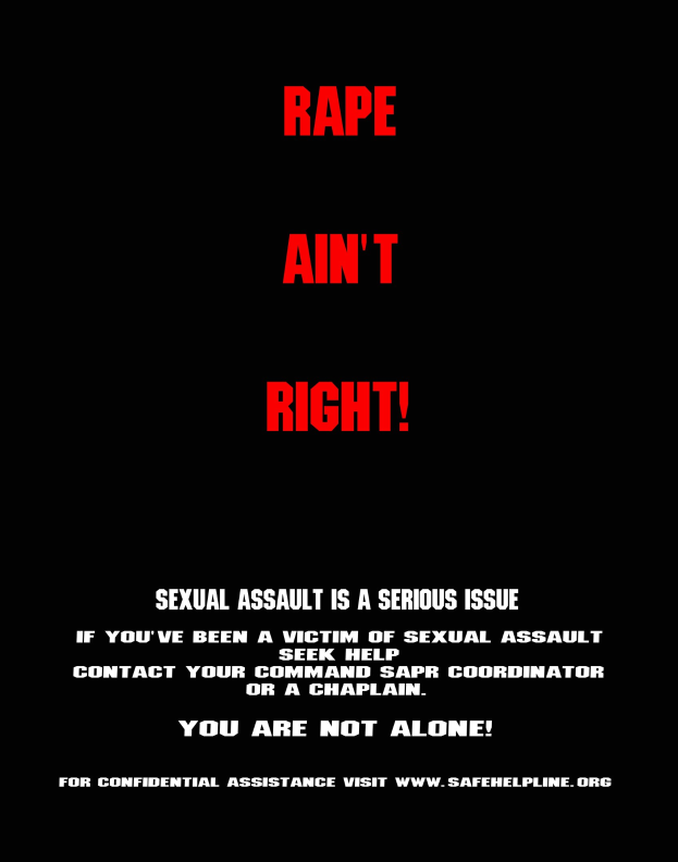 Ein Plakat mit fetter schwarzer Schrift auf einem weißen Hintergrund, das "Rape Ain't Right: Sexual Assault is a Serious Issue" lautet, eingerahmt von einem schwarzen Rand.