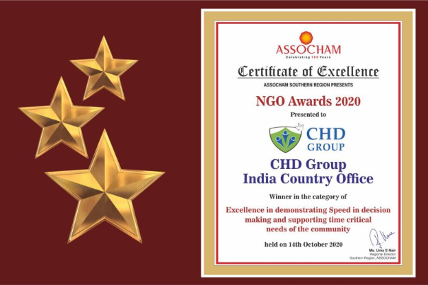 Auszeichnung für den NGO Award 2020 mit drei Sternen links, Text 'Chd Group India Country Office' rechts und einem Schild-Logo mit einem zentralen Stern und Lorbeerkranz.