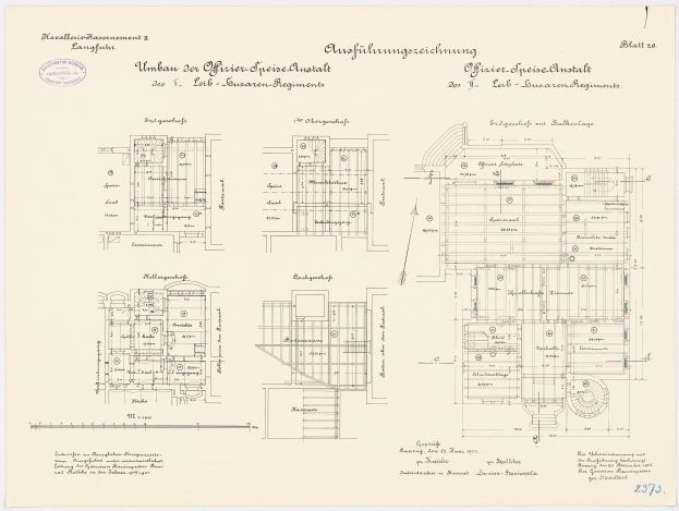 Ein detaillierter Grundrissplan des ehemaligen Bürogebäudes des deutschen Bundeskanzlers, der den Aufbau des Gebäudes mit verschiedenen Räumen und Textannotationen zeigt.