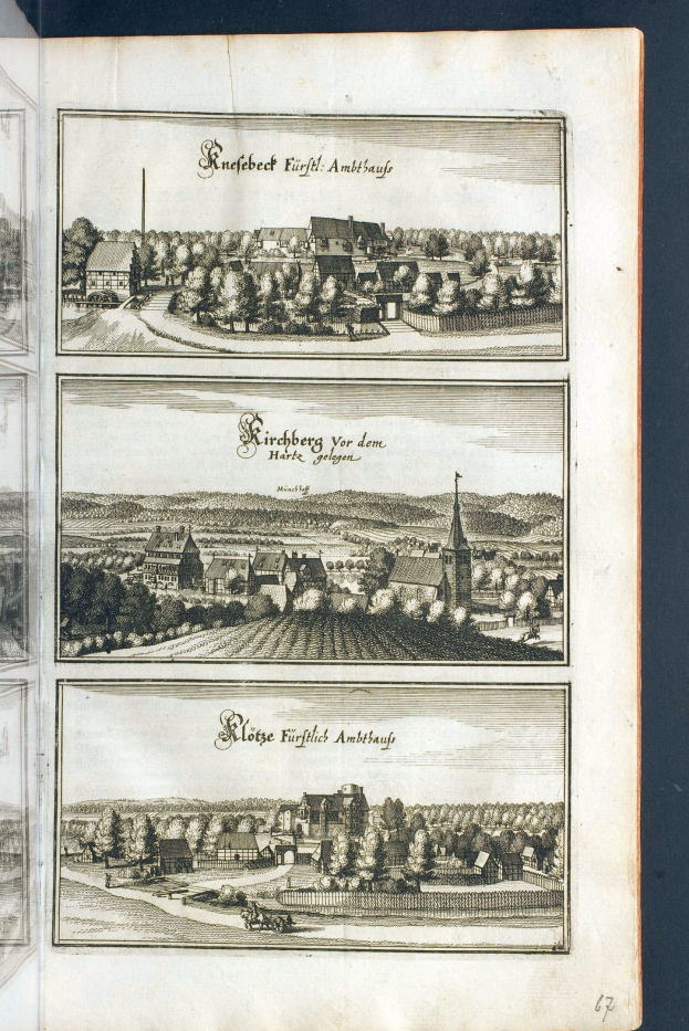 Ein aufgeschlagenes Buch mit einer detaillierten Illustration einer Stadtlandschaft, einschließlich grüner Bäume, hoher Gebäude und fettem Text.