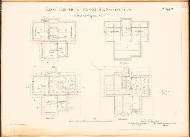 Ein altes Buch mit einem detaillierten Grundriss von Kaiser Friedrichs Gymnasium in Frankfurt, Deutschland, mit Text, der das Layout der R"aume und Flure beschreibt.